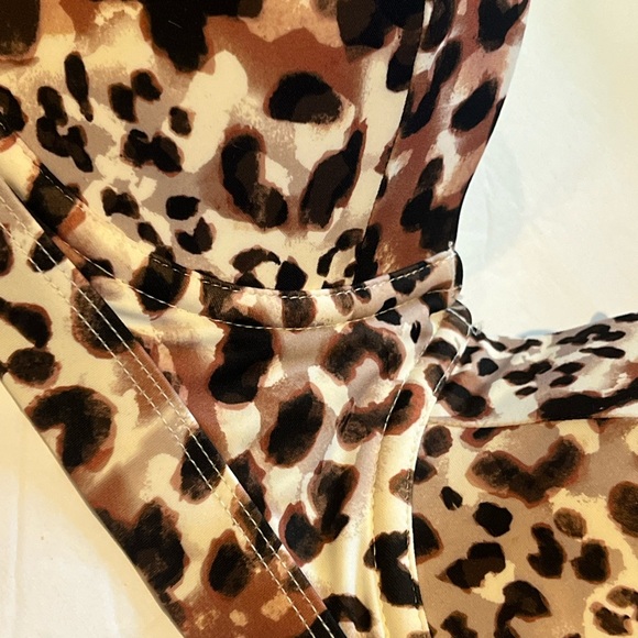 Time and Tru Cheetah Leopard Print Bikini Top Large 12-14 Chic Luxe Swim Tanning - Picture 2 of 7